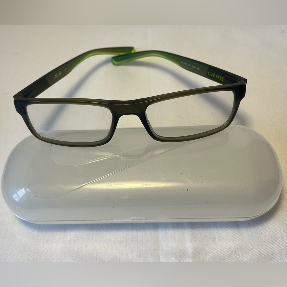 Nike Unisex Eyeglass Frame only 
7090